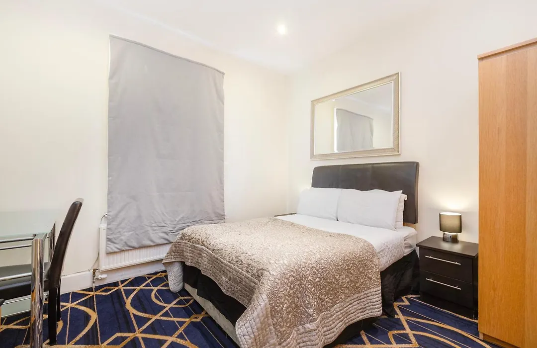 Hyde Park Rooms & Apartments-1