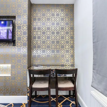 Hyde Park Rooms & Apartments-3